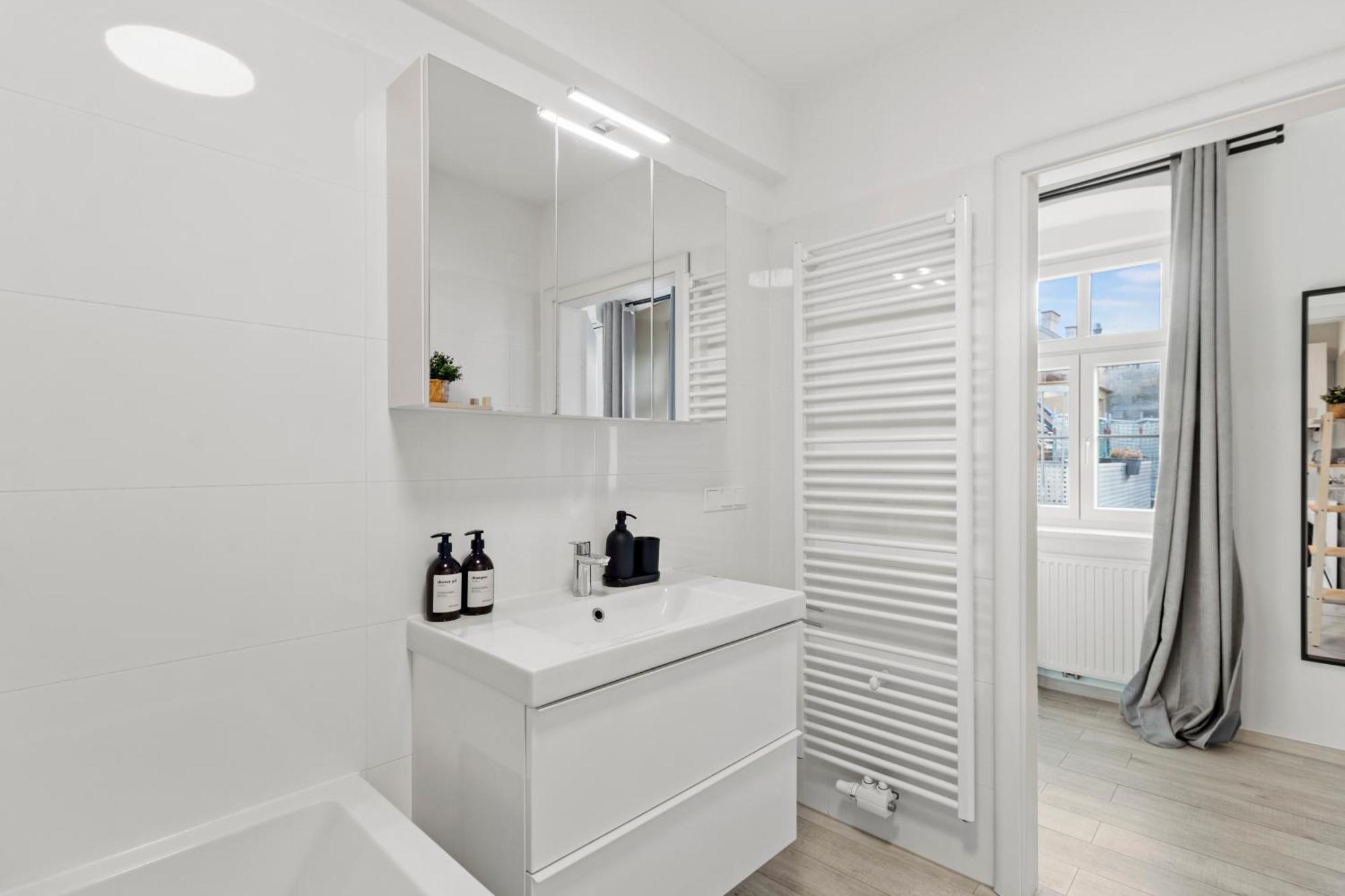 Terrace - 75 M² - Near Wiener Stadthalle Екстер'єр фото
